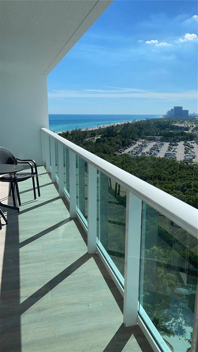 Sunny Isles Beach, FL 33160,100 W Bayview Dr #1521