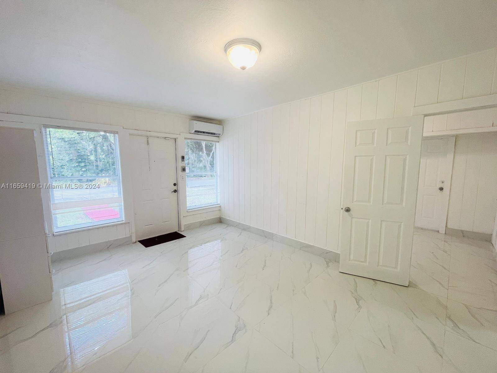 South Miami, FL 33143,5978 SW 62nd St