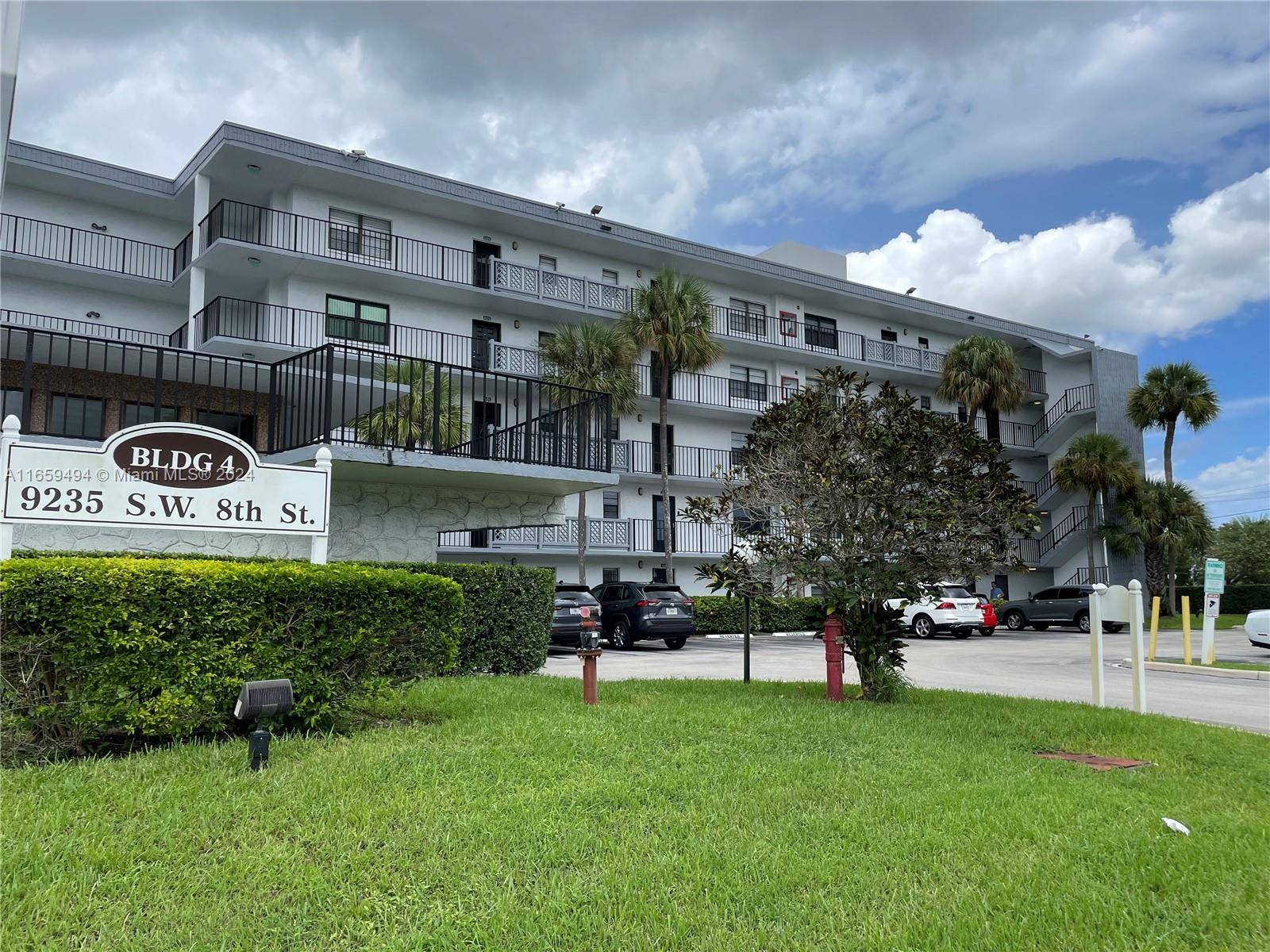 Boca Raton, FL 33428,9235 SW 8th St #406