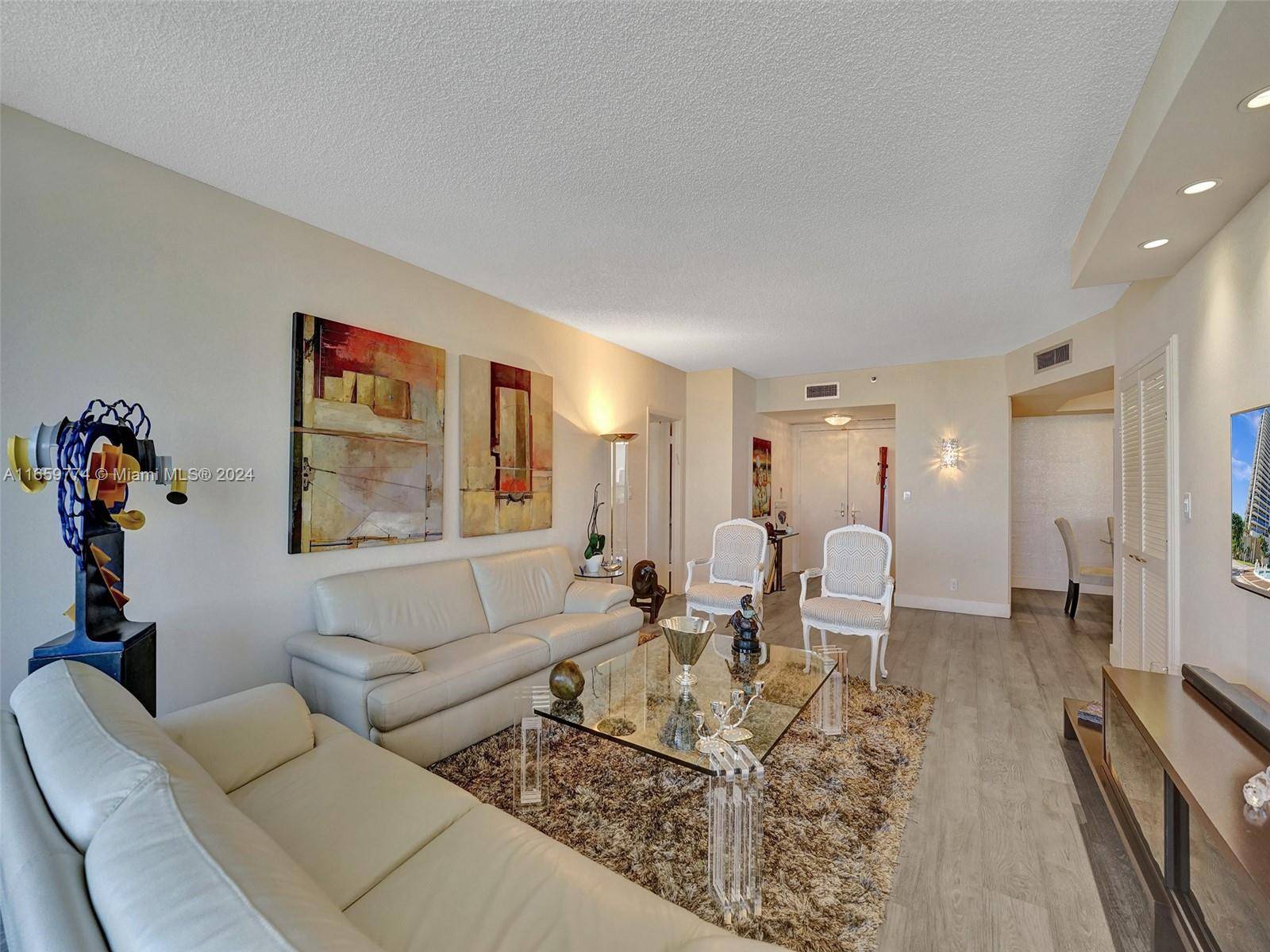 Aventura, FL 33180,20281 E Country Club Dr #1609