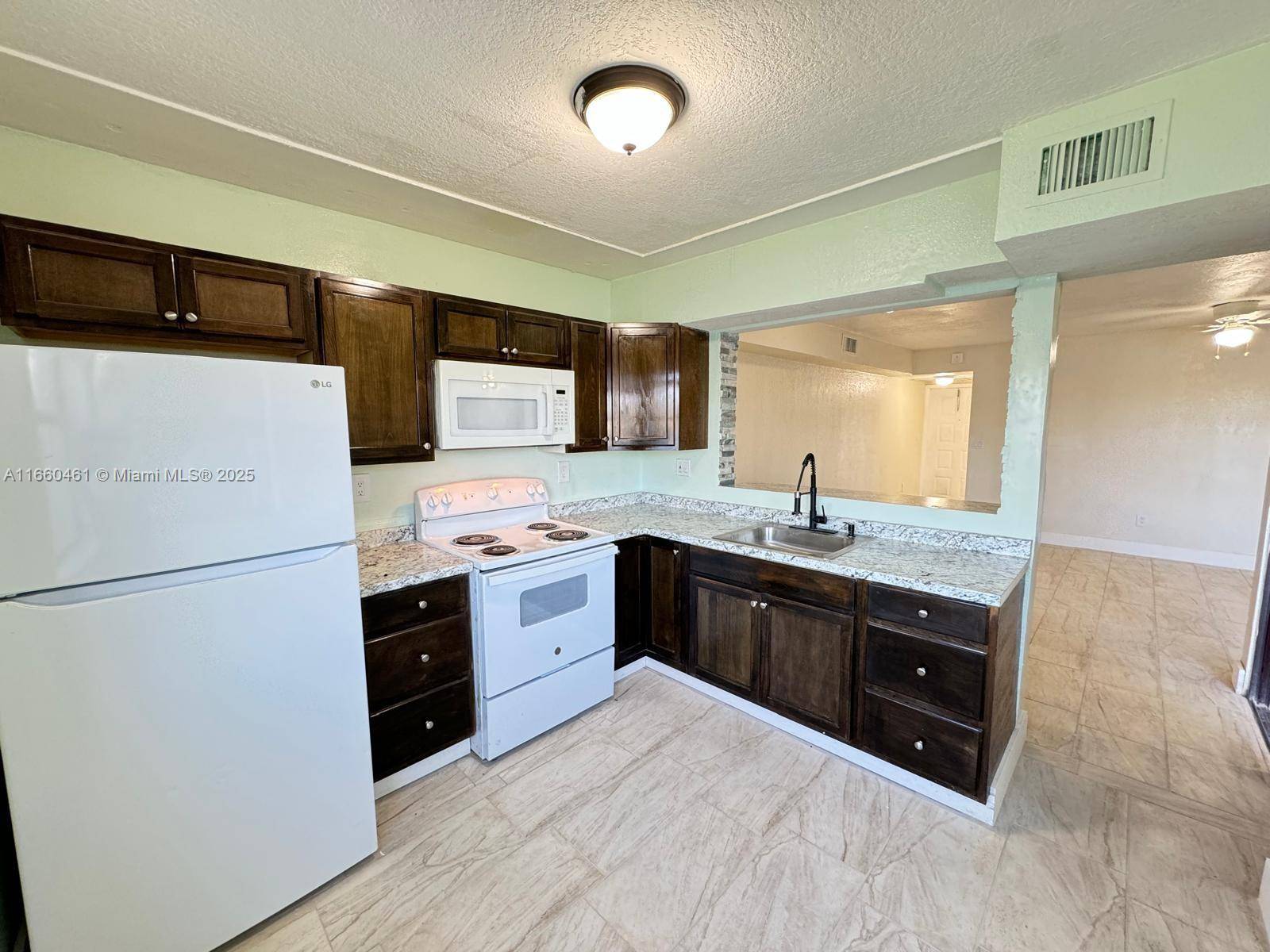 Homestead, FL 33034,1051 Jefferson Dr #1051J