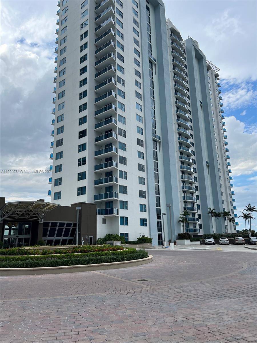 Sunrise, FL 33323,2681 N Flamingo Rd #2108S