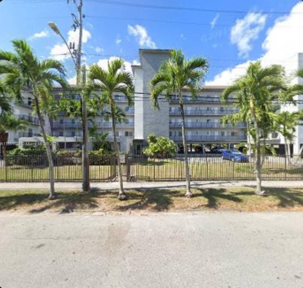 Miami, FL 33144,900 SW 84th Ave #207A