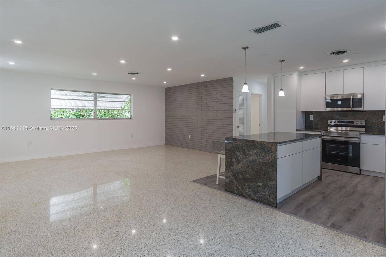 Miami Shores, FL 33138,904 NE 96th St