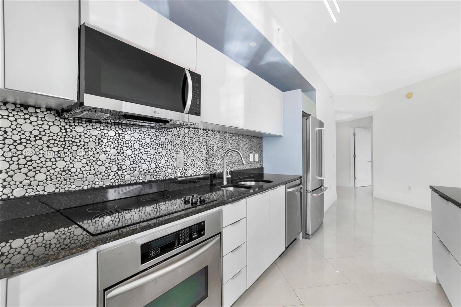 Aventura, FL 33180,3131 NE 188th St #2-507