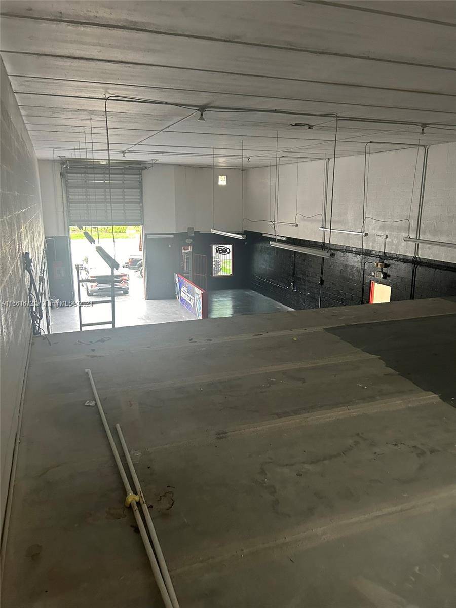 Doral, FL 33172,1693 NW 97th Ave #5