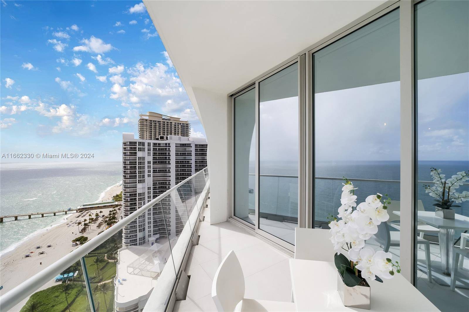 Sunny Isles Beach, FL 33160,16901 Collins Ave #2104