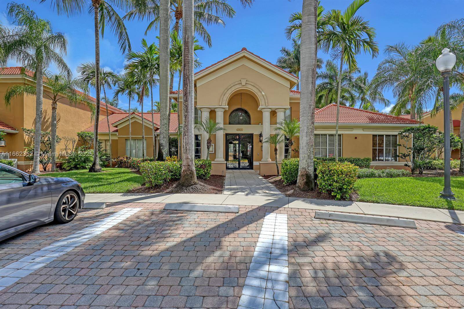 West Palm Beach, FL 33409,4131 San Marino Blvd #208