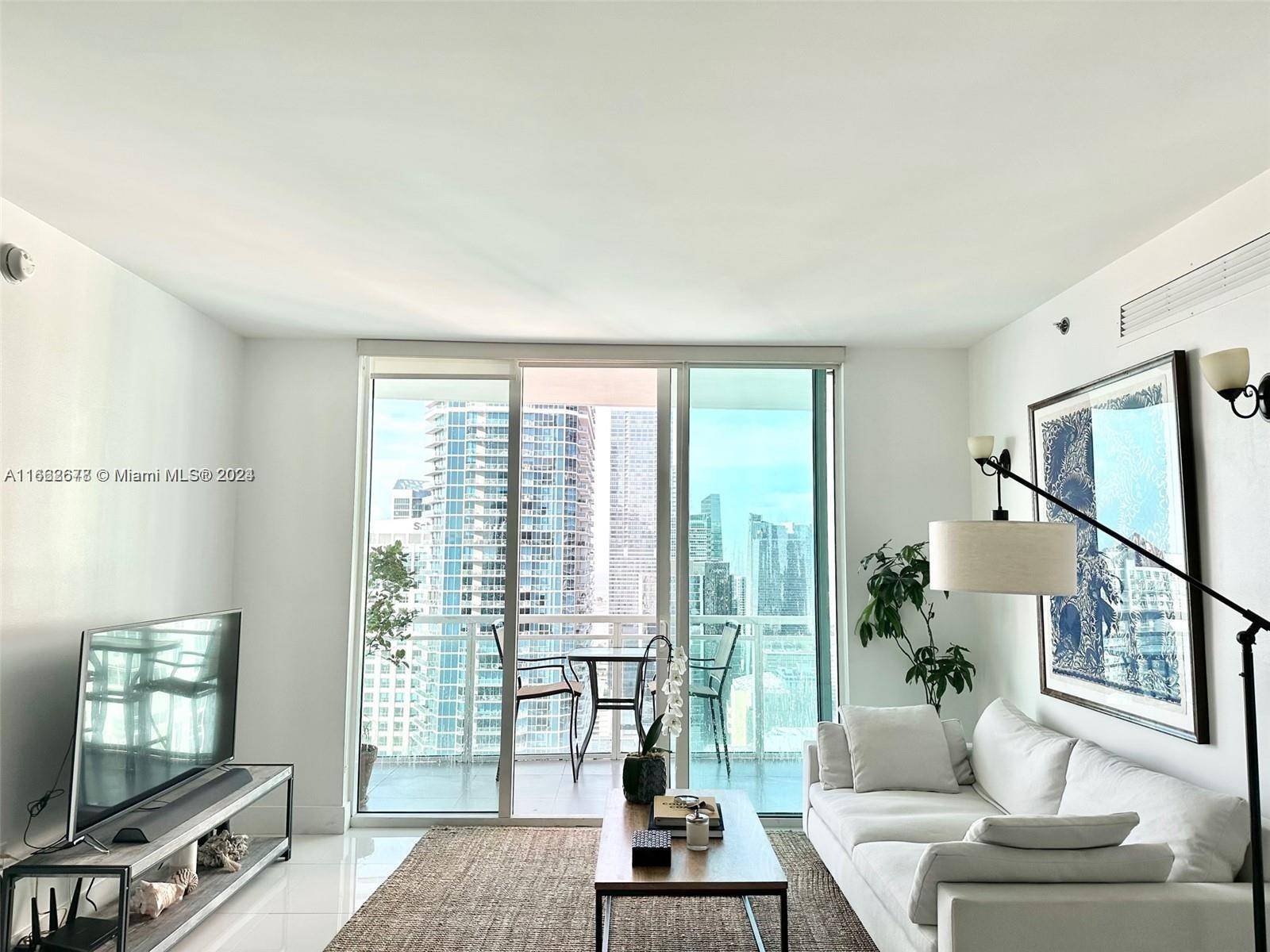 Miami, FL 33131,950 Brickell Bay Dr #3807