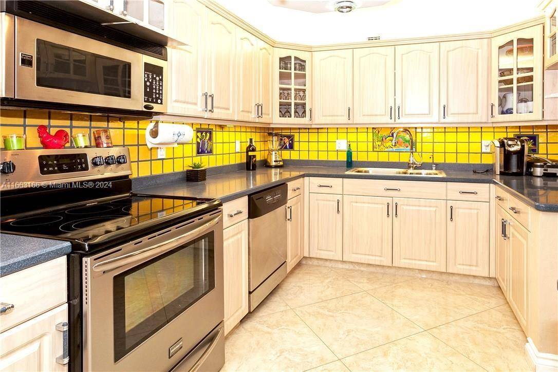 Fort Lauderdale, FL 33315,1201 River Reach Dr #206