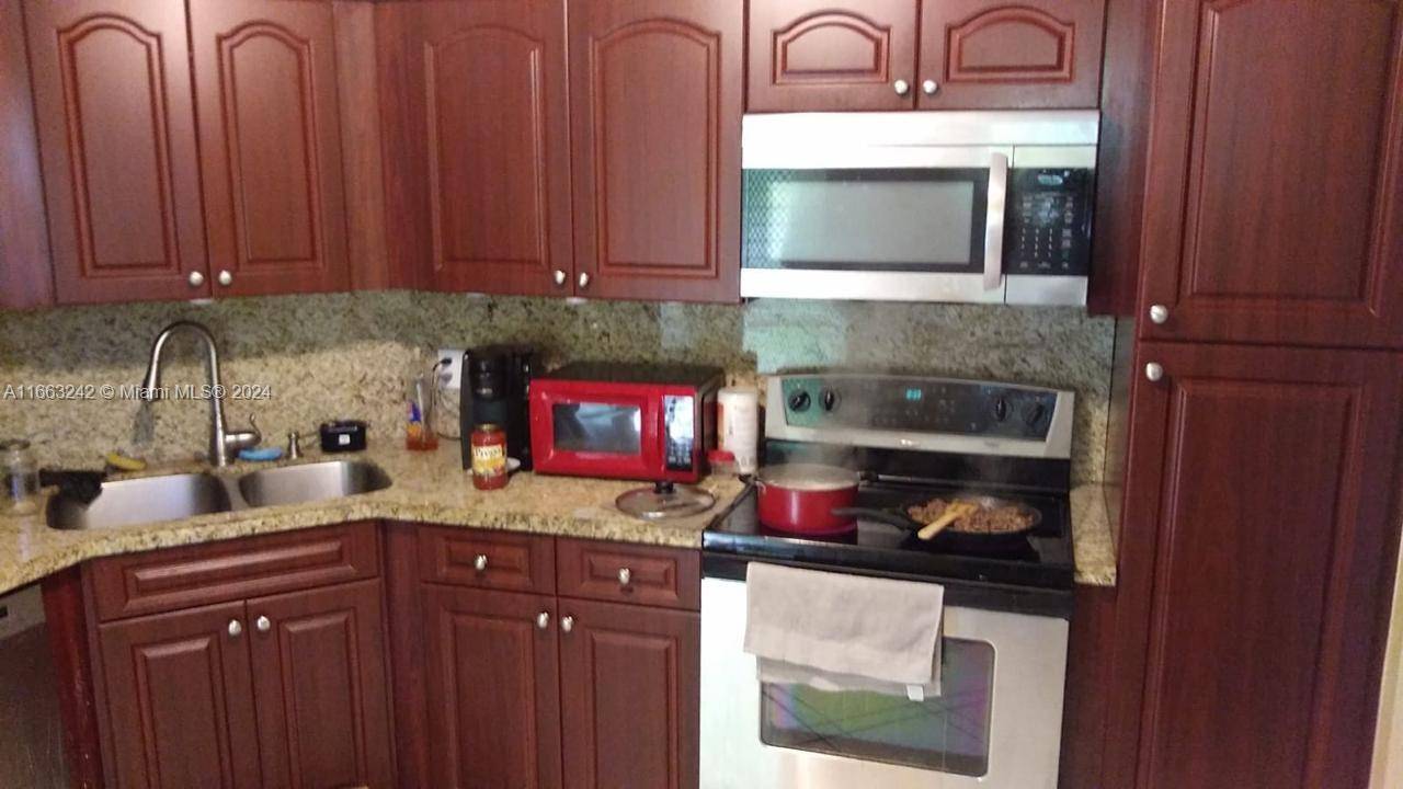 Lauderhill, FL 33319,3300 Spanish Moss Ter #301