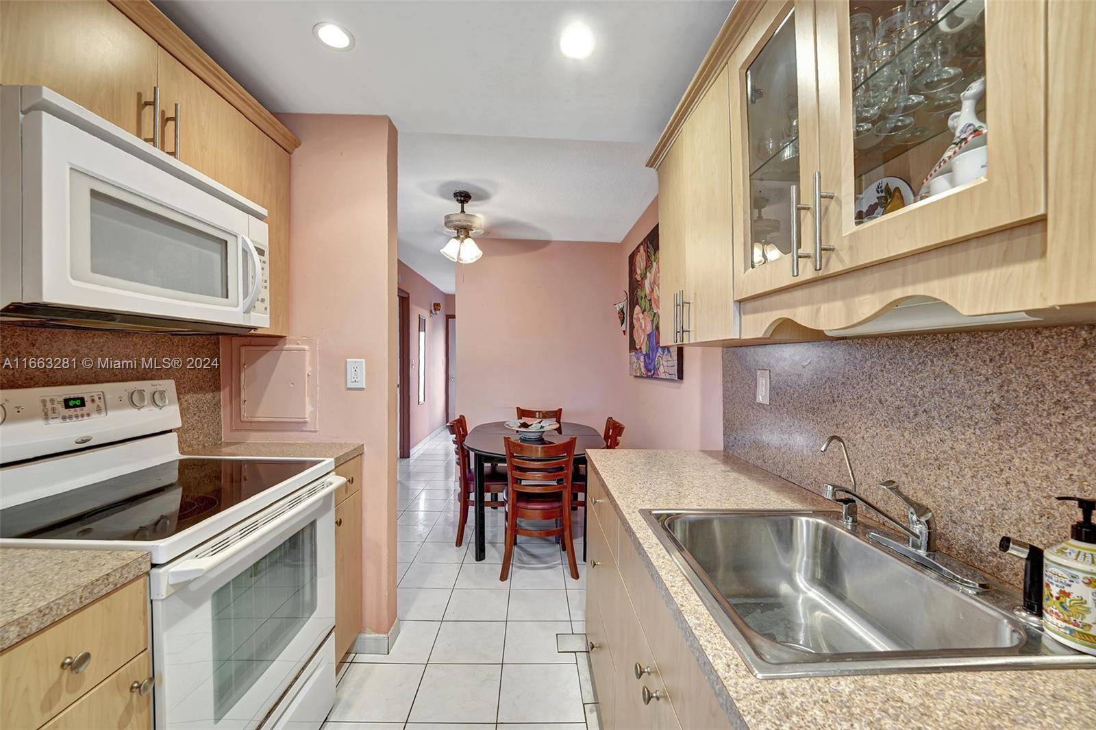North Miami Beach, FL 33162,17090 NE 14th Ave #209