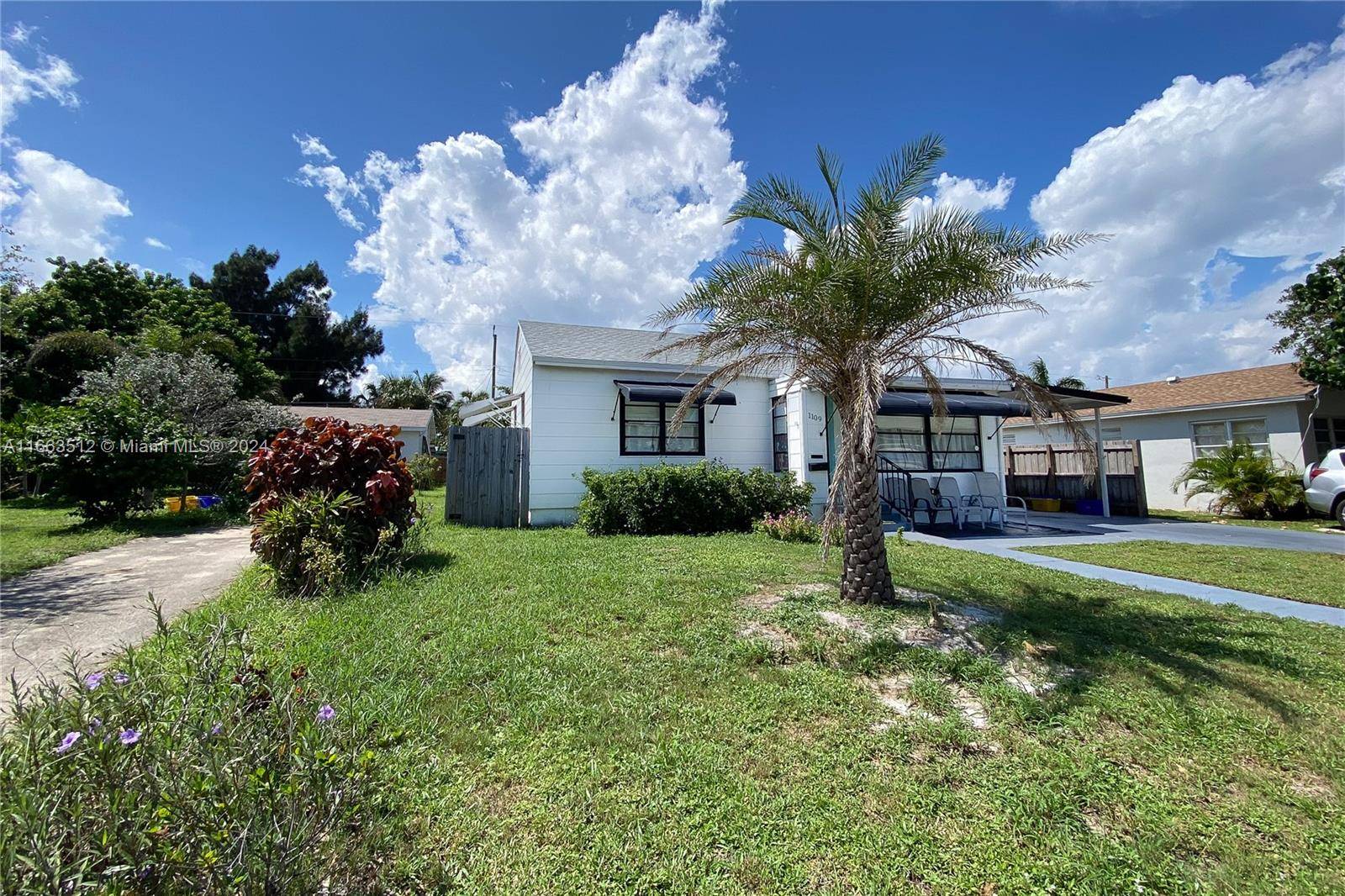 Lake Worth, FL 33460,1109 S M St