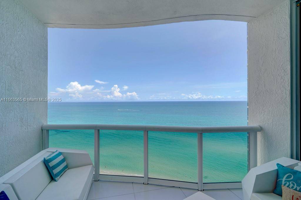 Sunny Isles Beach, FL 33160,16001 Collins Ave #2004 SEASONAL