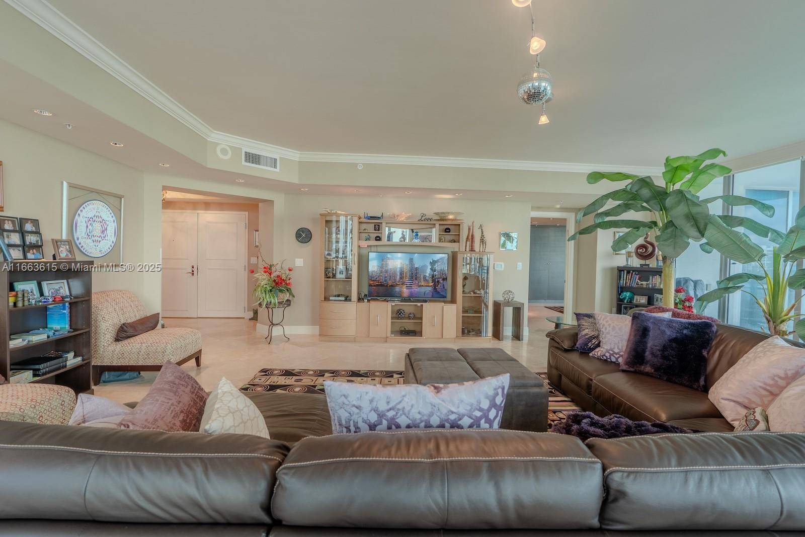 Hollywood, FL 33019,3535 S Ocean Dr #506