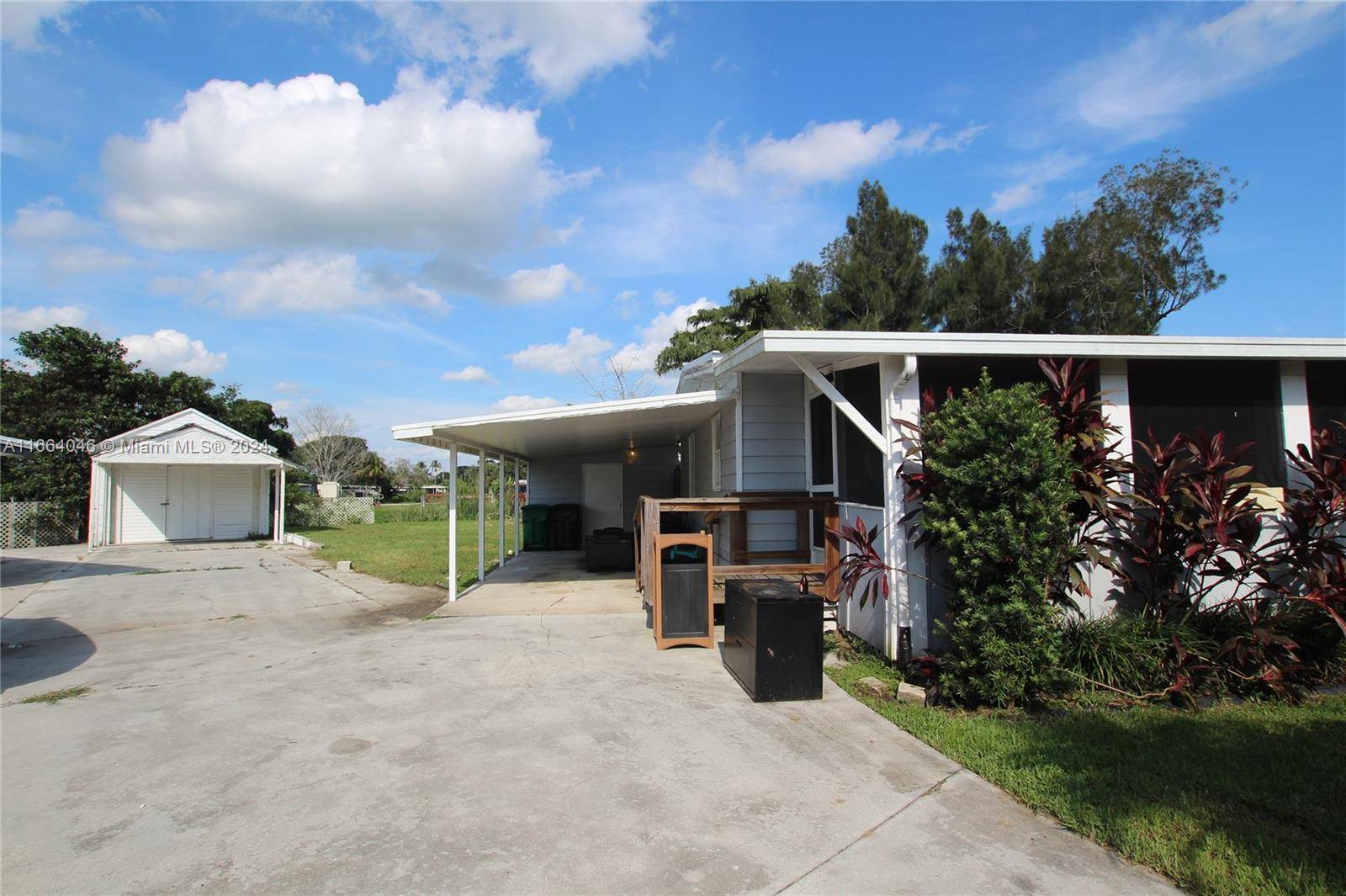 Okeechobee, FL 34974,3121 SE 32nd Court