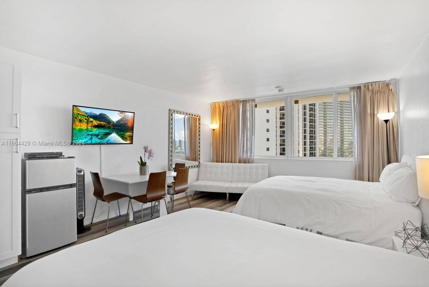 Sunny Isles Beach, FL 33160,19201 Collins Ave #1143