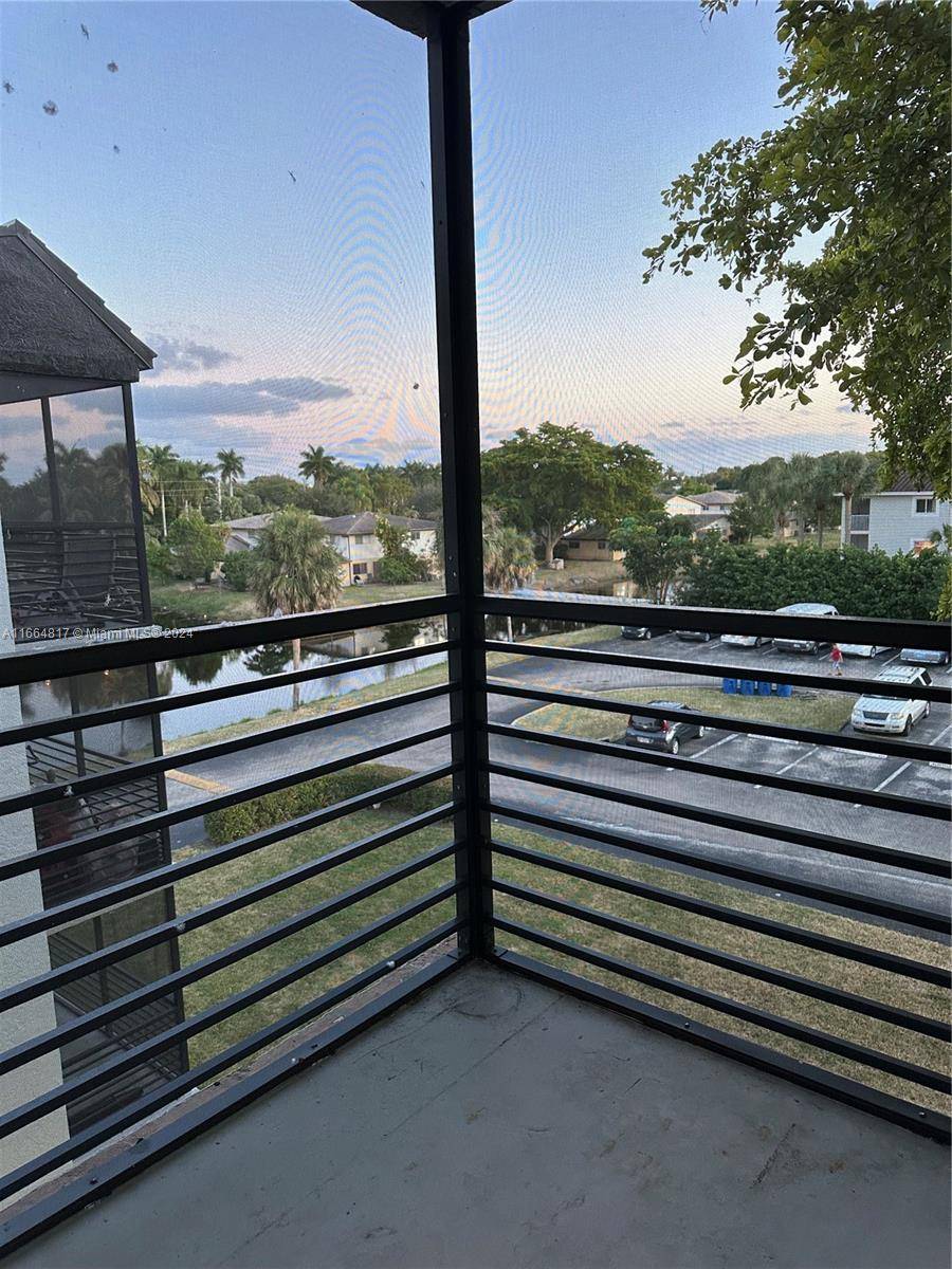 Sunrise, FL 33351,3730 N Pine Island Rd #447