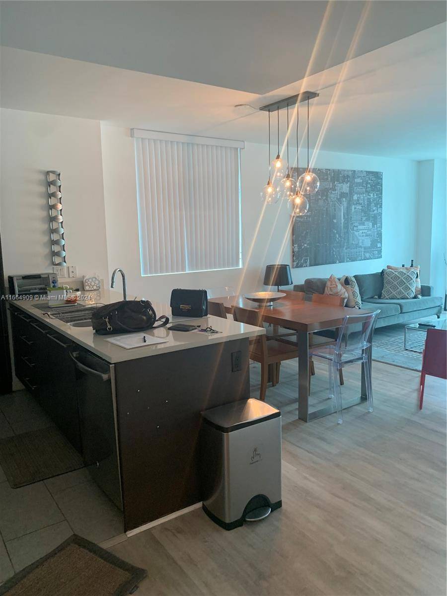 Miami, FL 33131,500 Brickell Ave #1507