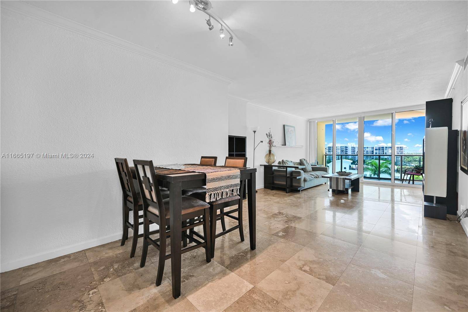 Hollywood, FL 33019,2501 S Ocean Dr #631