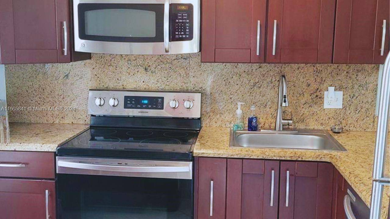 Sunrise, FL 33351,4019 N University Dr #201