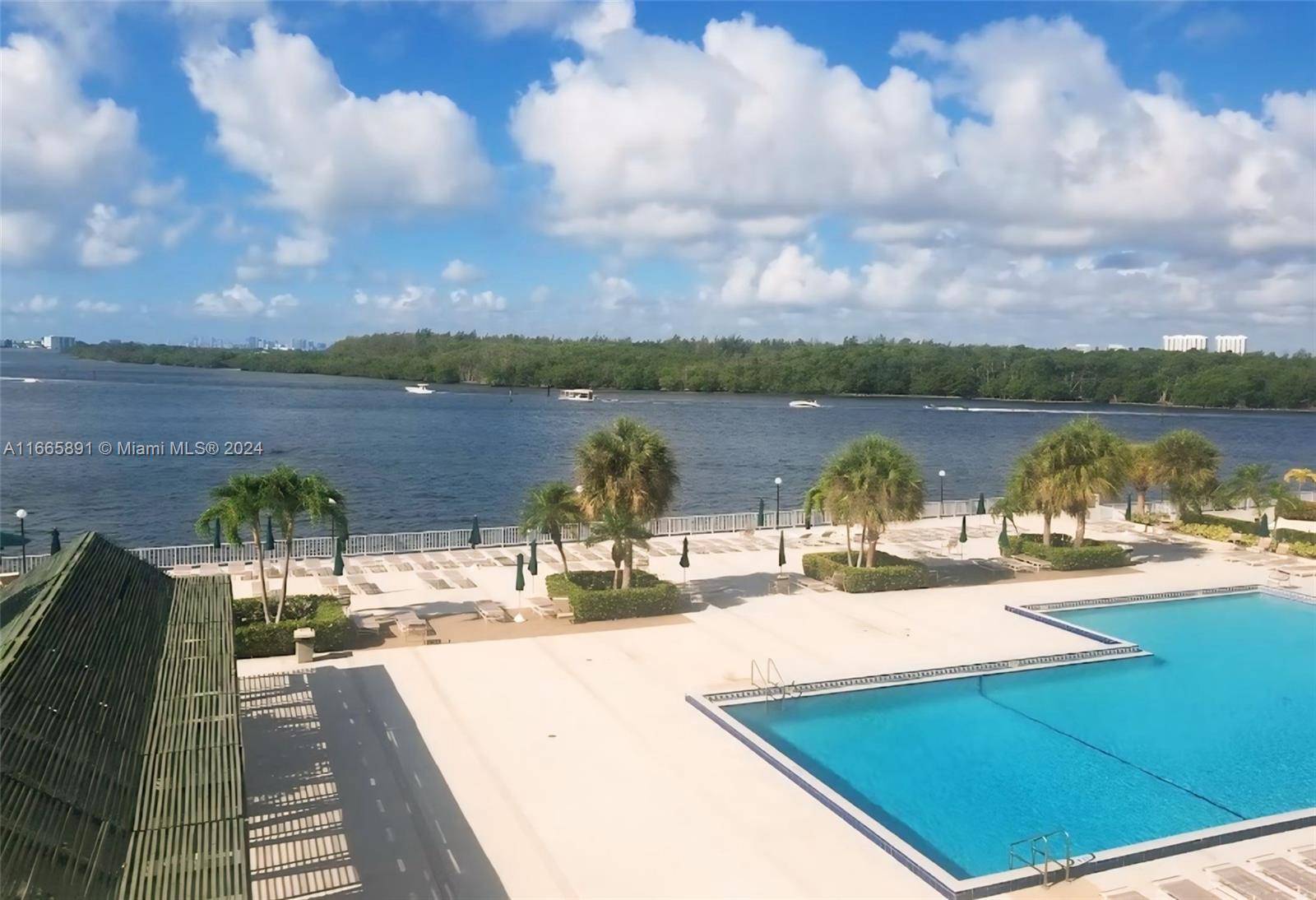 Sunny Isles Beach, FL 33160,500 Bayview Dr #325