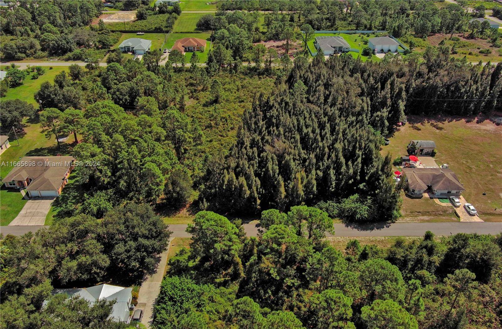 Lehigh Acres, FL 33972,1412 Pine Ave