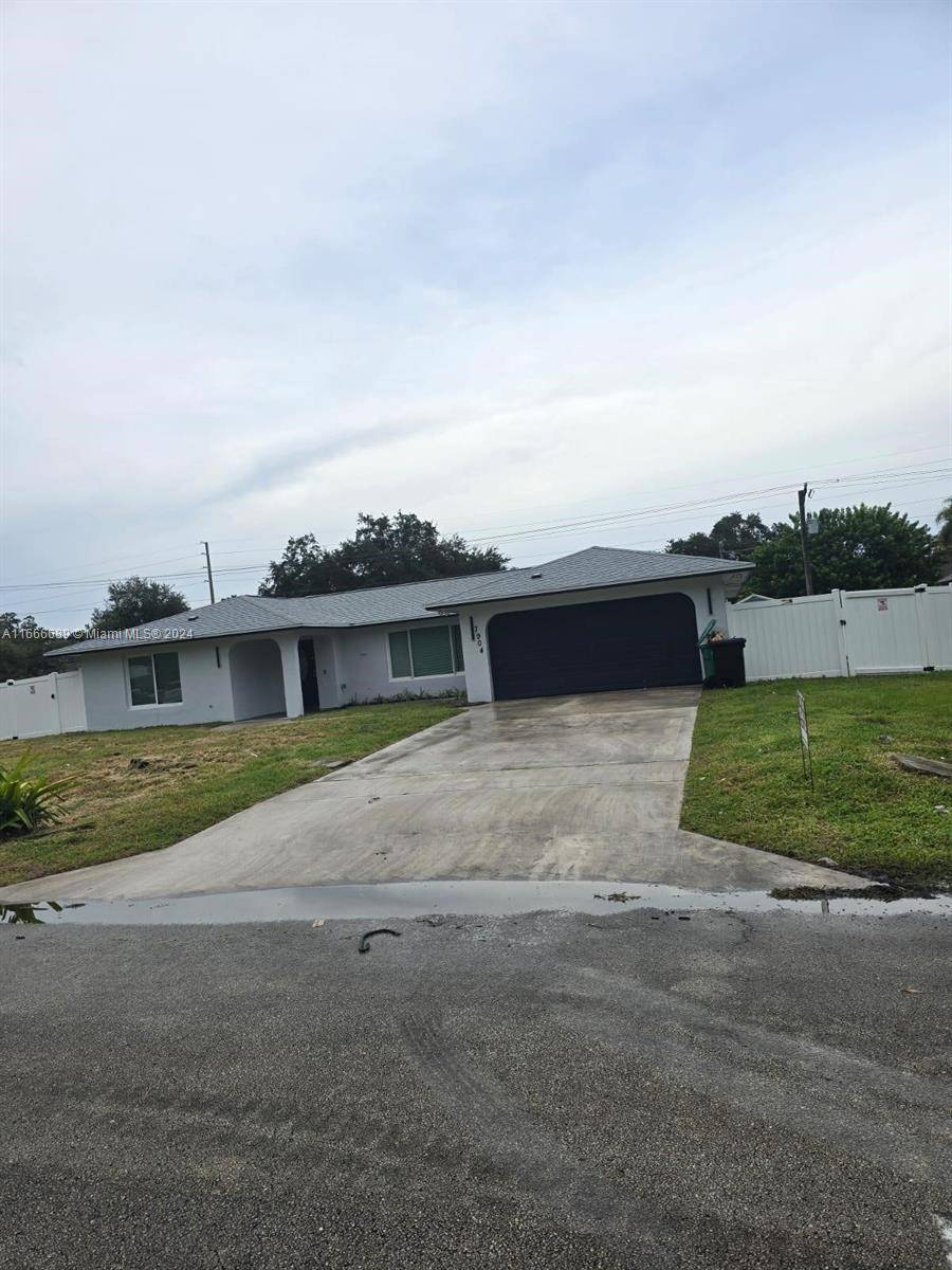 Fort Pierce, FL 34951,7904 Penny Ln