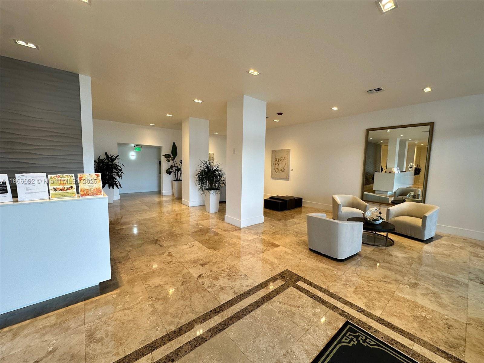 Hollywood, FL 33019,2201 S Ocean Dr #904
