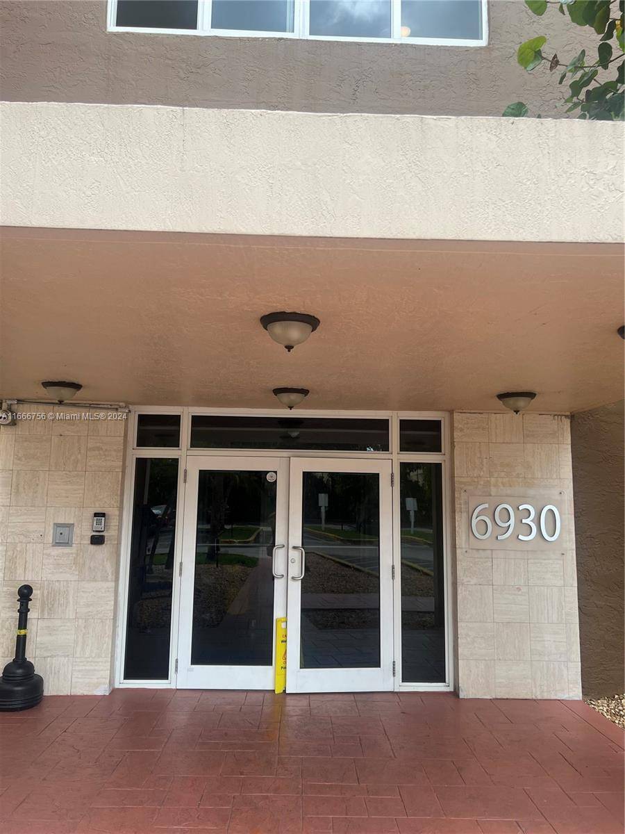 Hialeah, FL 33015,6930 Miami Gardens Dr #1-502