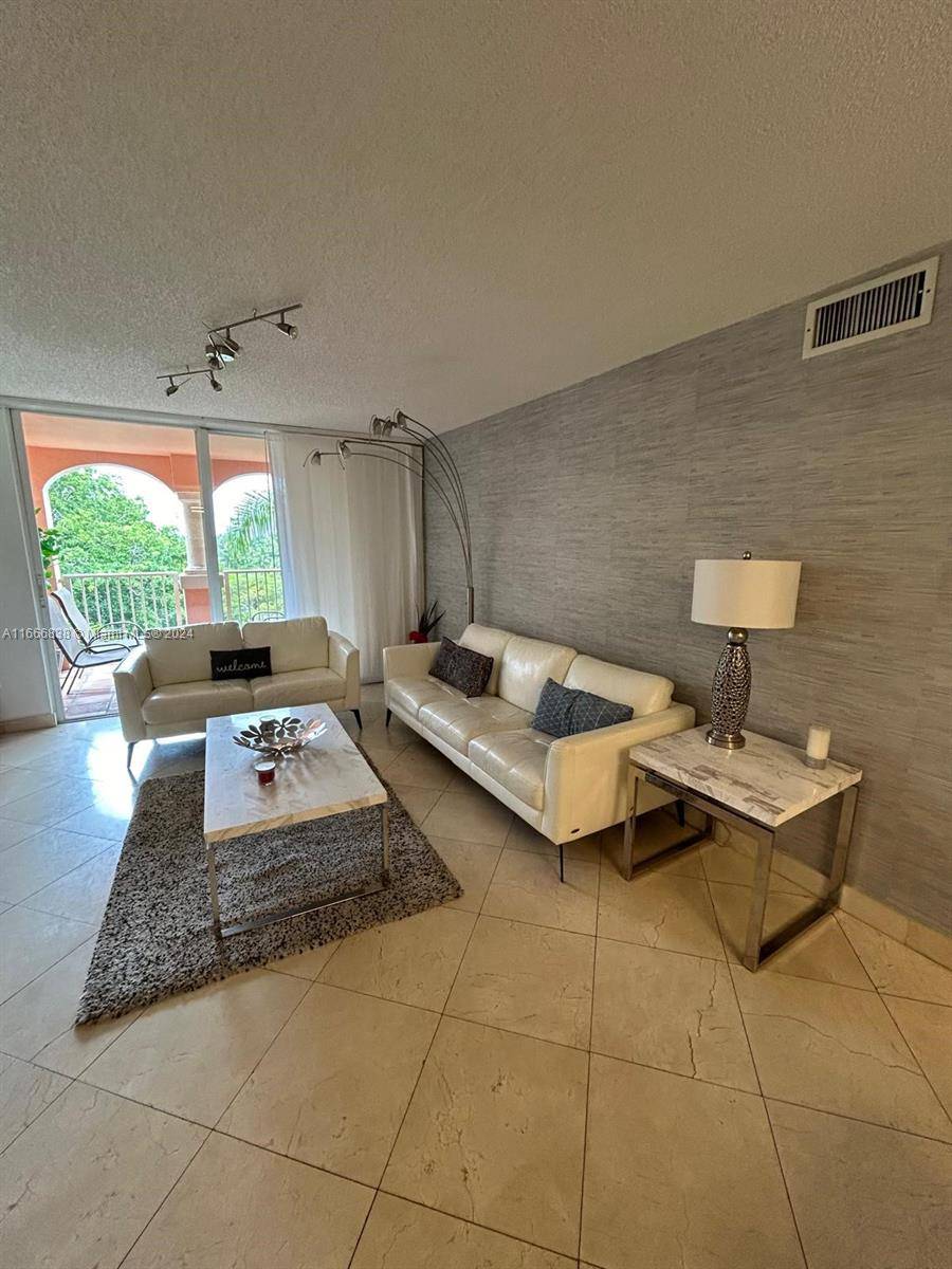 Aventura, FL 33180,19877 E Country Club Dr #3603