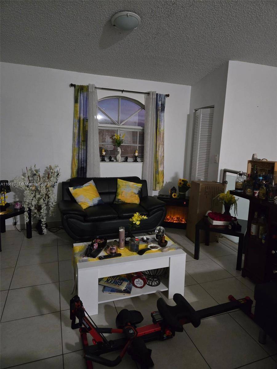 Hialeah, FL 33018,7674 W 34th Ln #8-201