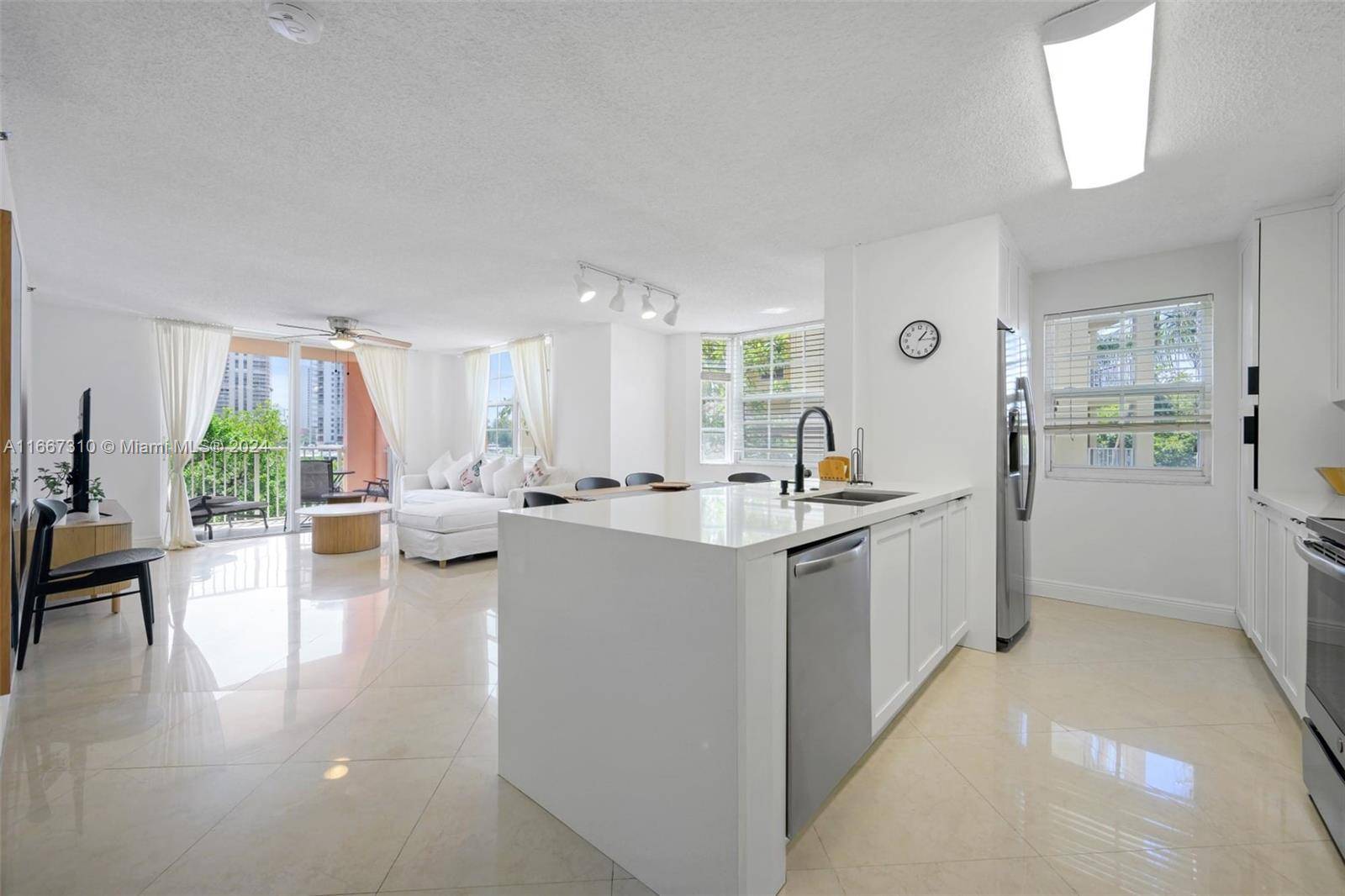 Aventura, FL 33180,19999 E Country Club Dr #1307