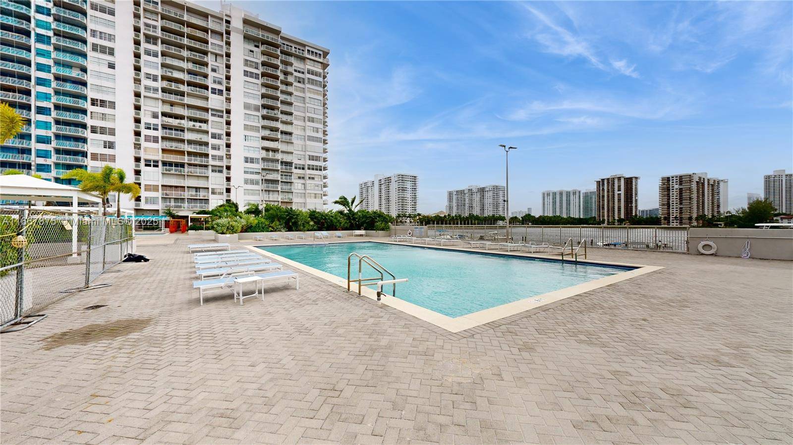 Aventura, FL 33160,18011 Biscayne Blvd #903