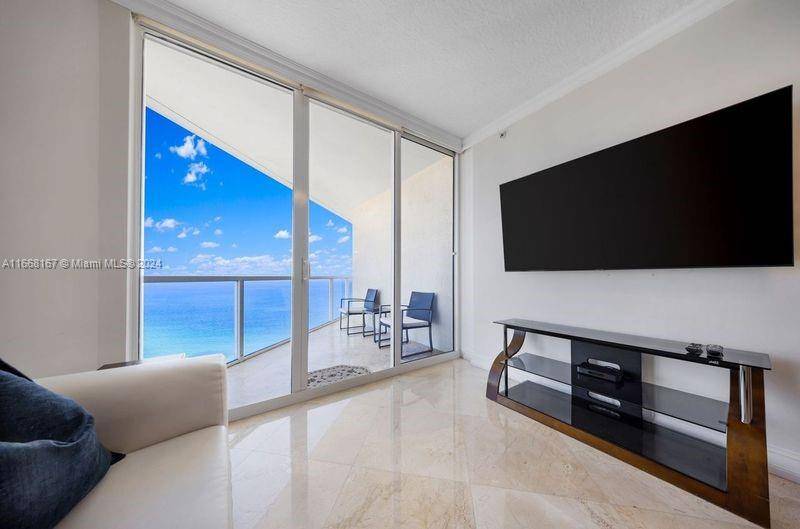 Sunny Isles Beach, FL 33160,16699 Collins Ave #4006