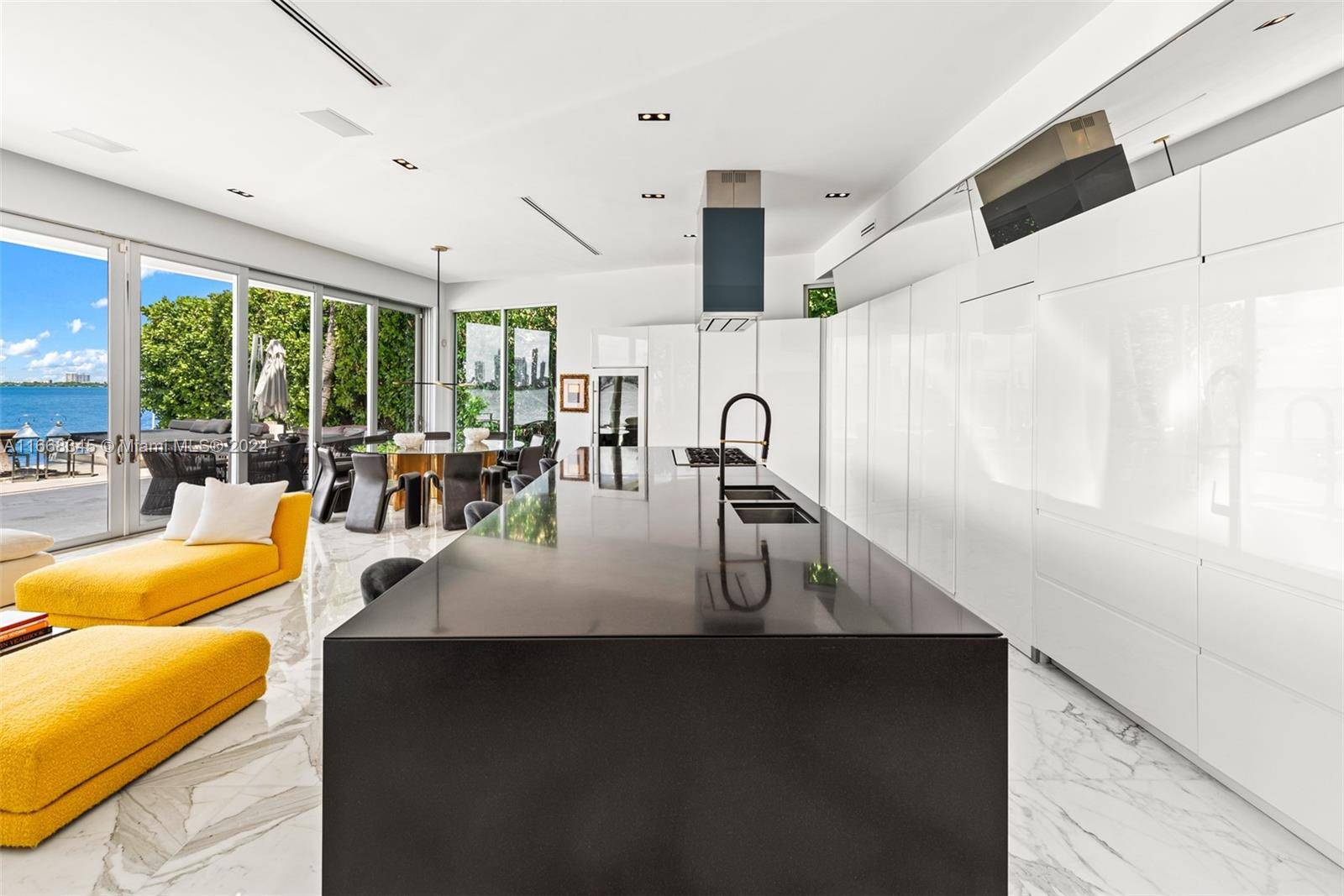 Miami Beach, FL 33139,420 W San Marino Dr