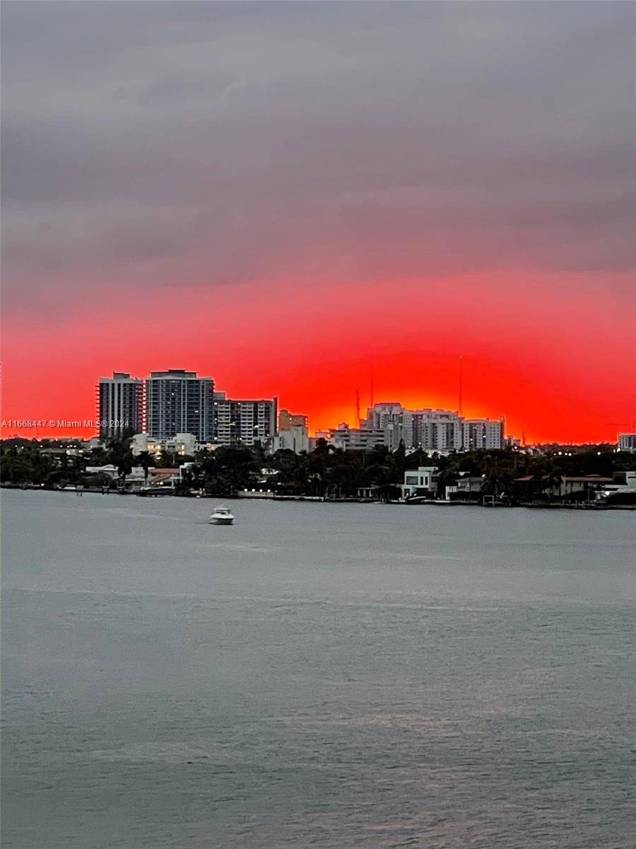 Miami Beach, FL 33141,6770 Indian Creek Dr #6H