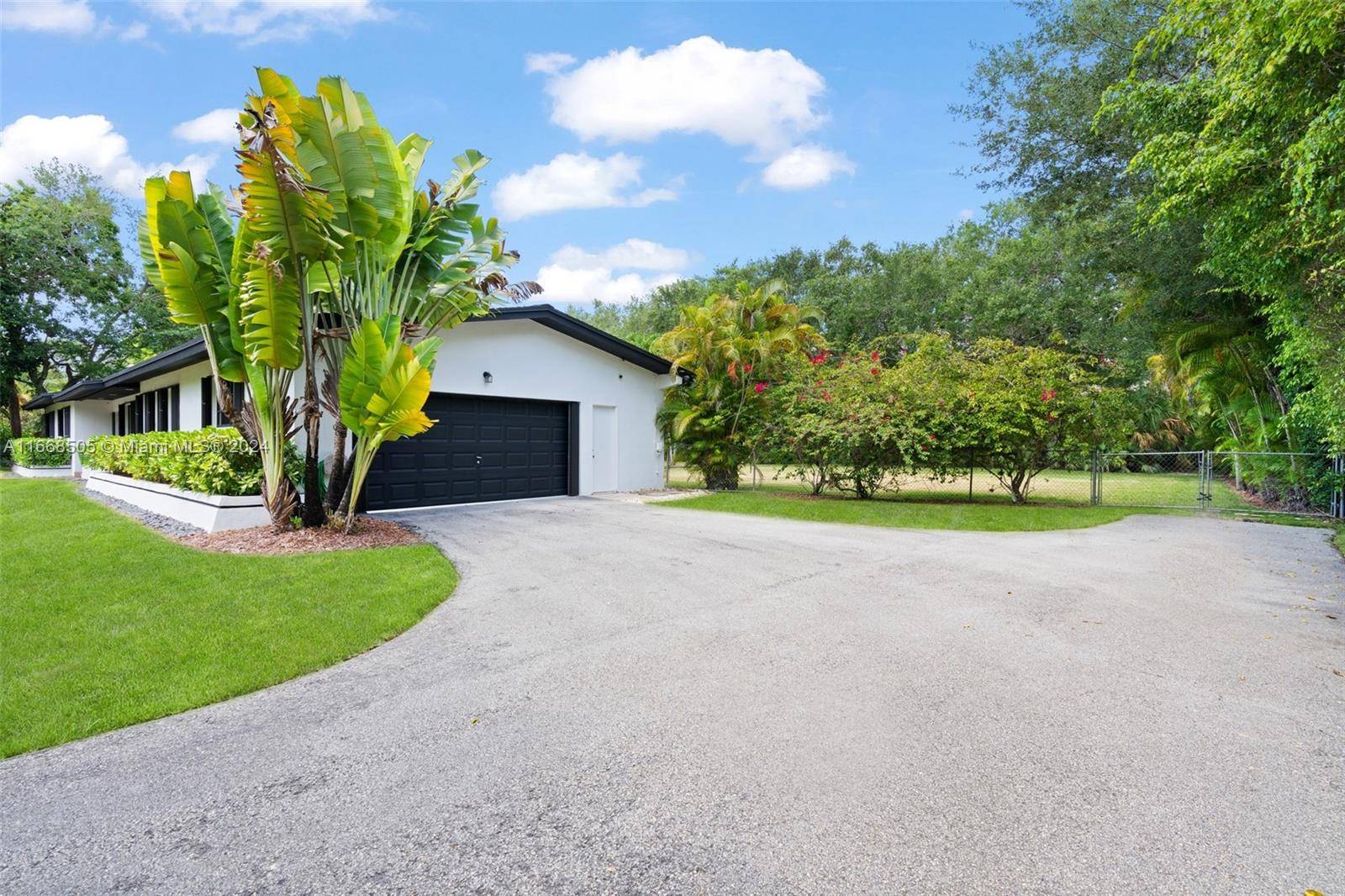 Pinecrest, FL 33156,10840 SW 67th Ave