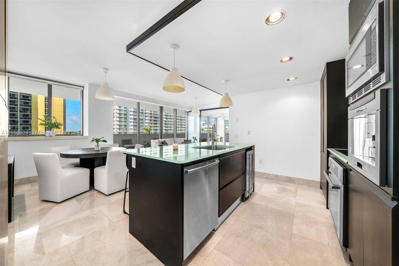 Miami Beach, FL 33140,5875 Collins Ave #507
