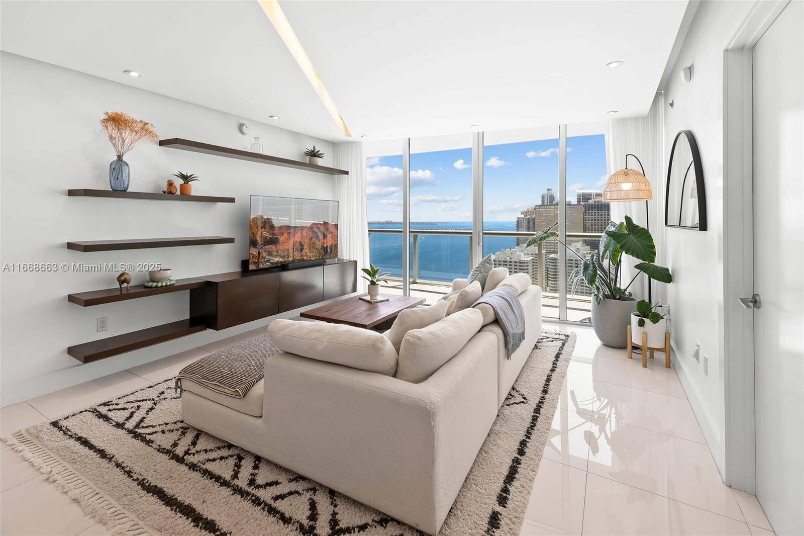 Miami, FL 33131,495 Brickell Ave #2905