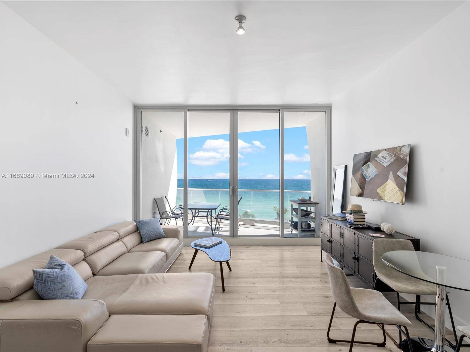 Sunny Isles Beach, FL 33160,16901 Collins Ave #604