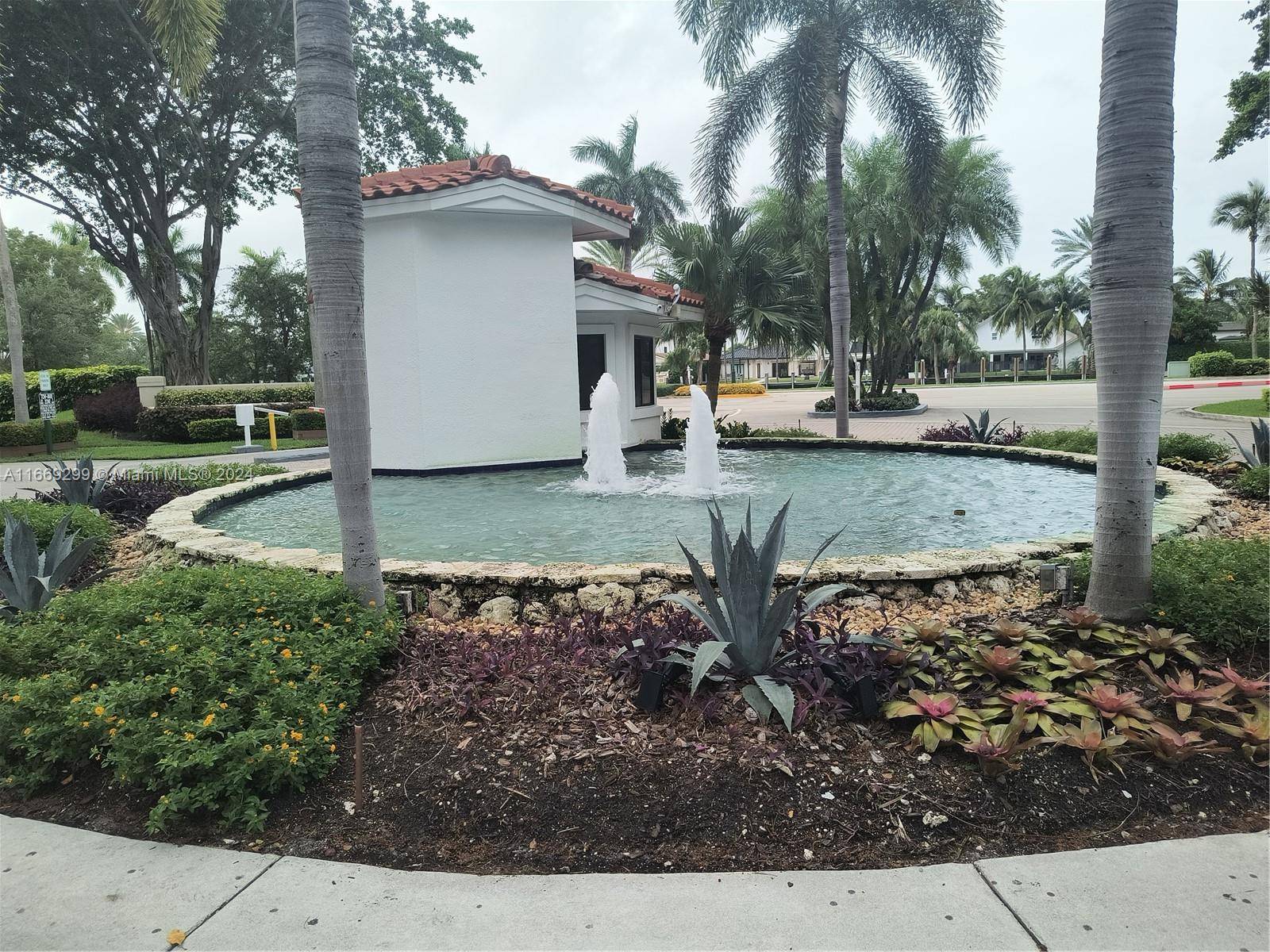 Aventura, FL 33180,3610 Yacht Club Dr #509