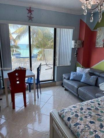 Miami Beach, FL 33141,6345 Collins Ave #435