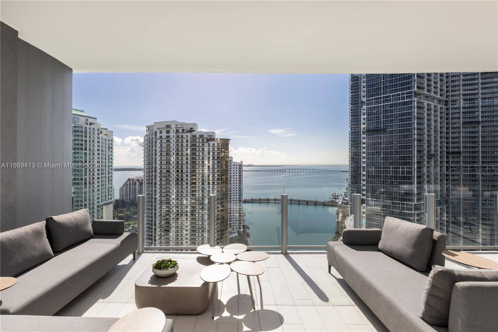 Miami, FL 33131,300 Biscayne Blvd Way #2802