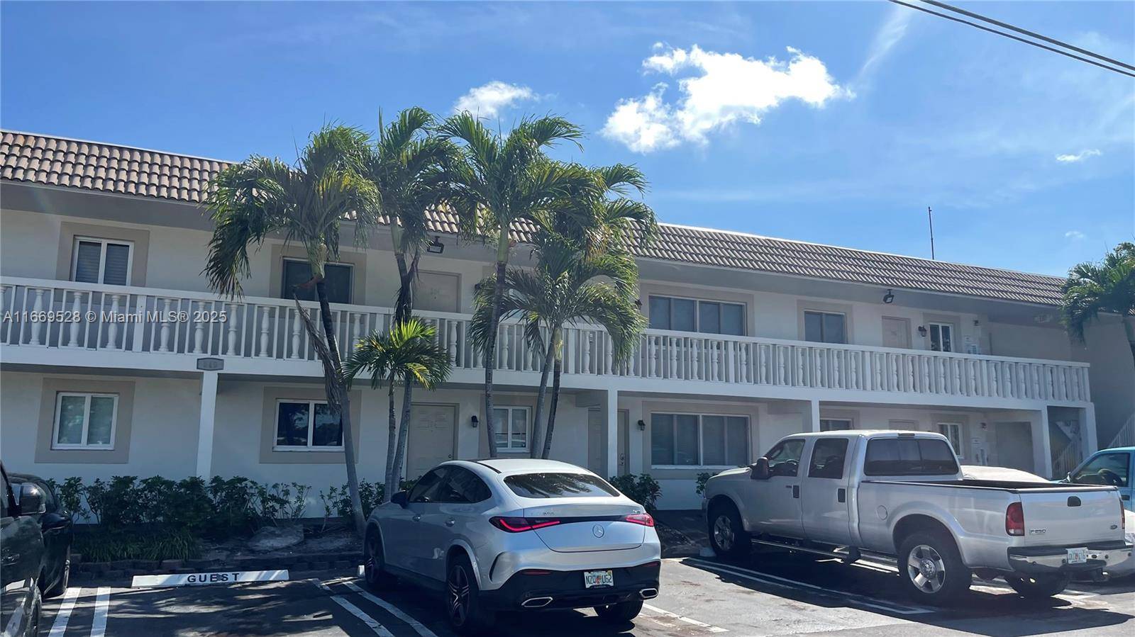 Pompano Beach, FL 33060,840 Pine Dr #103