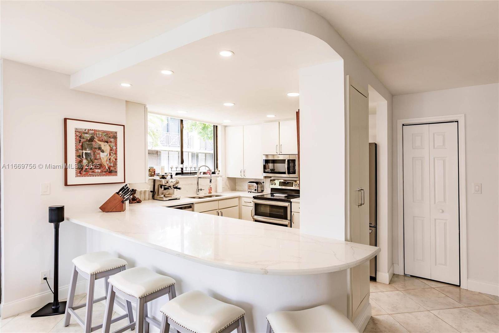 Fort Lauderdale, FL 33316,1586 S Ocean Ln #125