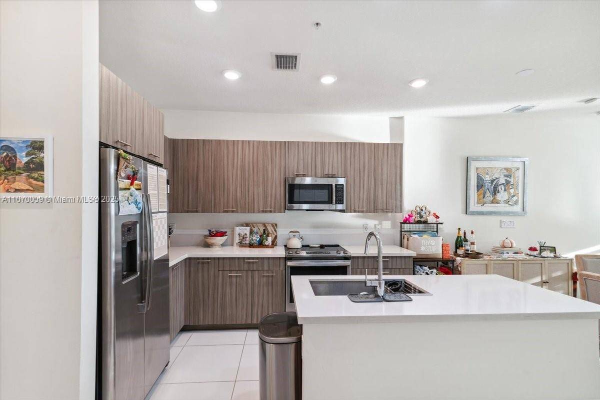 Doral, FL 33166,4636 NW 84th Ave #47