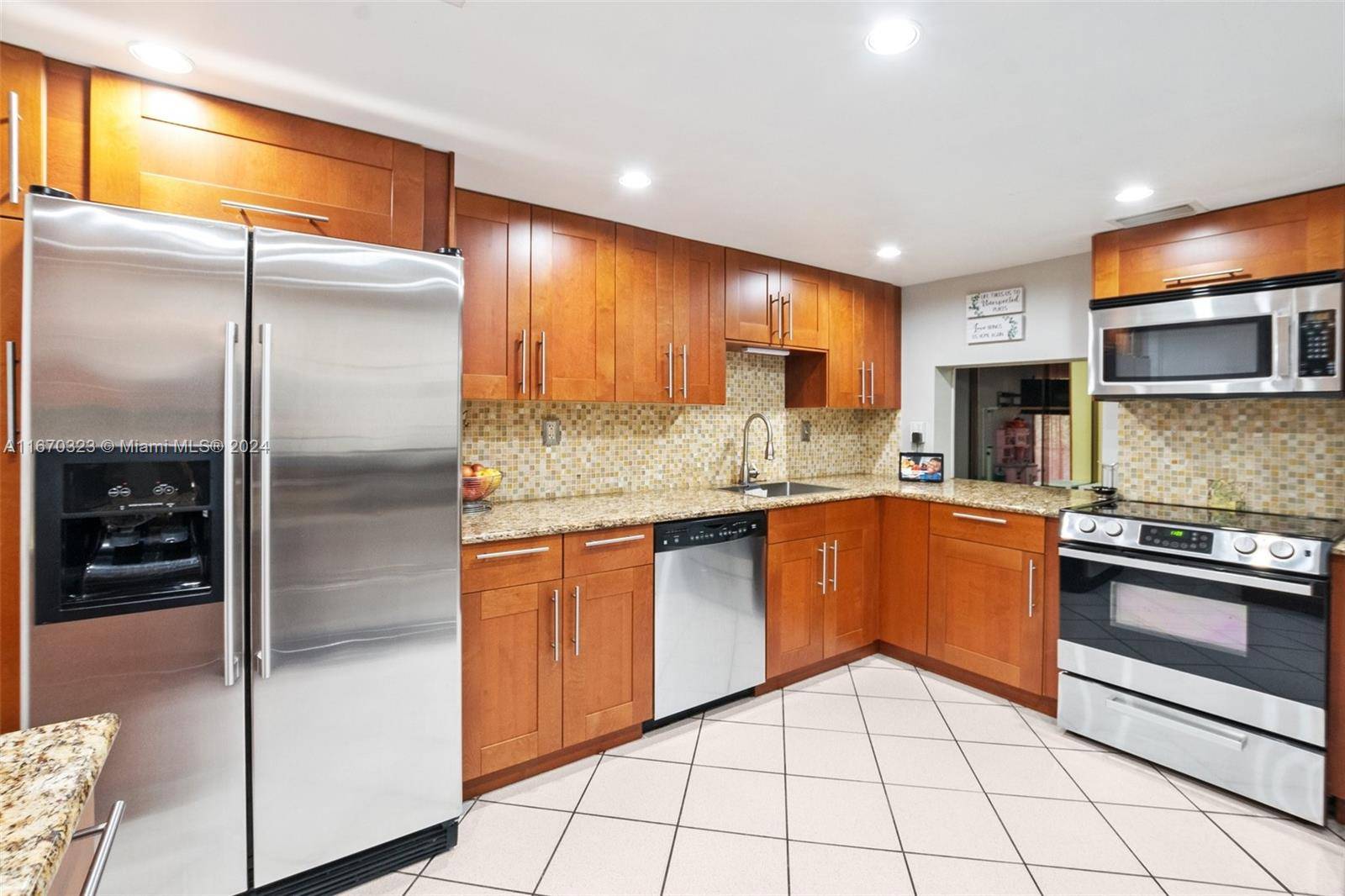Lauderhill, FL 33319,6675 Racquet Club Dr #186