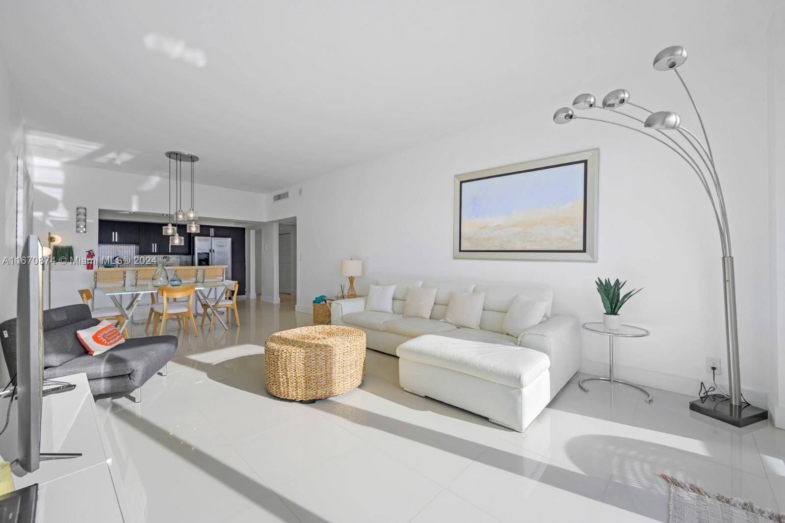 Sunny Isles Beach, FL 33160,19370 Collins Ave #PH-14