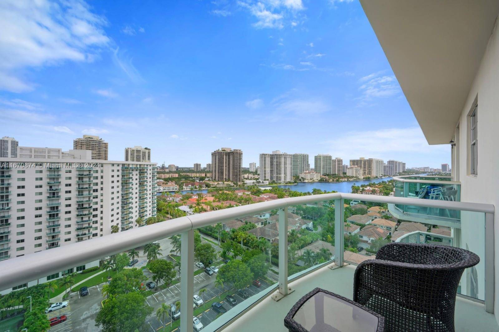 Sunny Isles Beach, FL 33160,19370 Collins Ave #PH-14